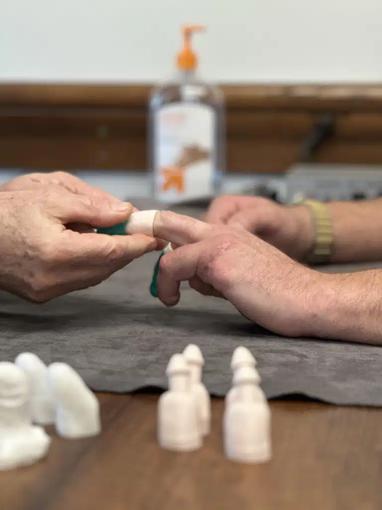 Fitting a prostheetic finger socket